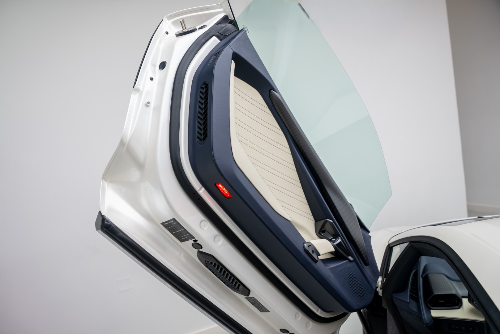 2024 LAMBORGHINI REVUELTO. FULL CARBON FIBER. STUNNING SPEC. MAIN DEALER WARRANTY AND SERVICE.